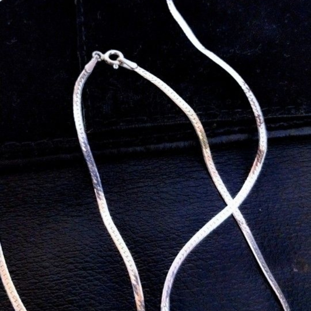 Elegant Sterling Silver 925 Herringbone Necklace - Picture 4 of 8